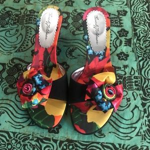 Beverly Feldman vintage kitten heel slides 39